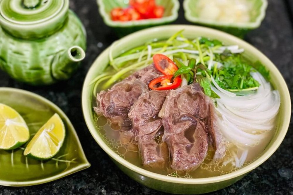 Ăn Gì Ở Gần Khu Vực Hồ Thiền Quang?