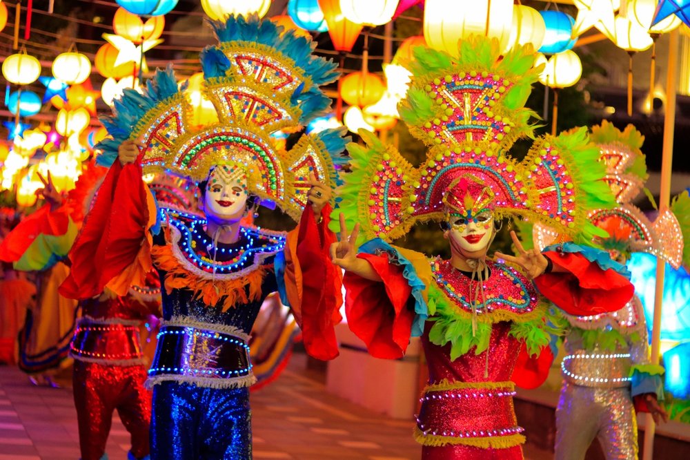 Lễ Hội Đa Sắc Màu Carnival