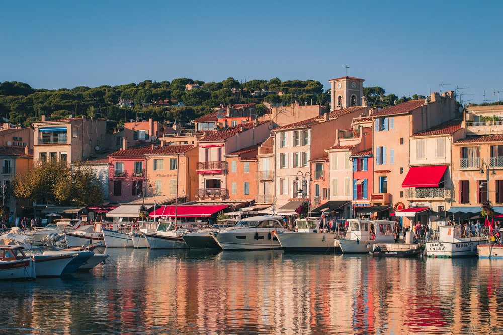 Colorful harbor in Cassis along the southern France coast | Photo Credit: Pauline Bernard on Unsplash