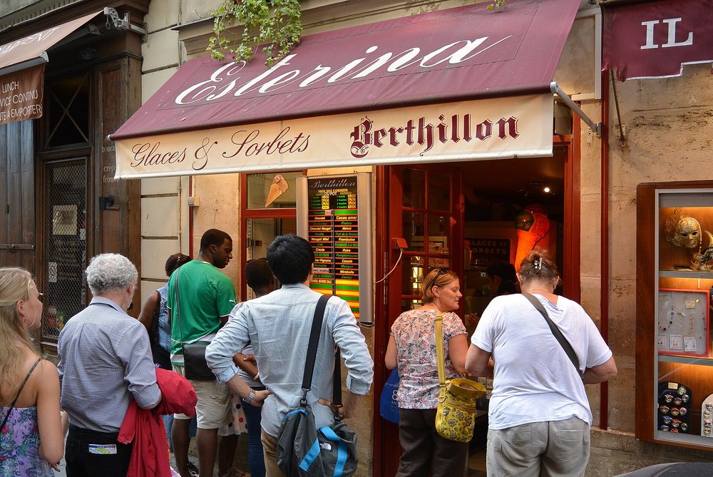 Crowd outside Berthillon ice cream shop on Île Saint-Louis