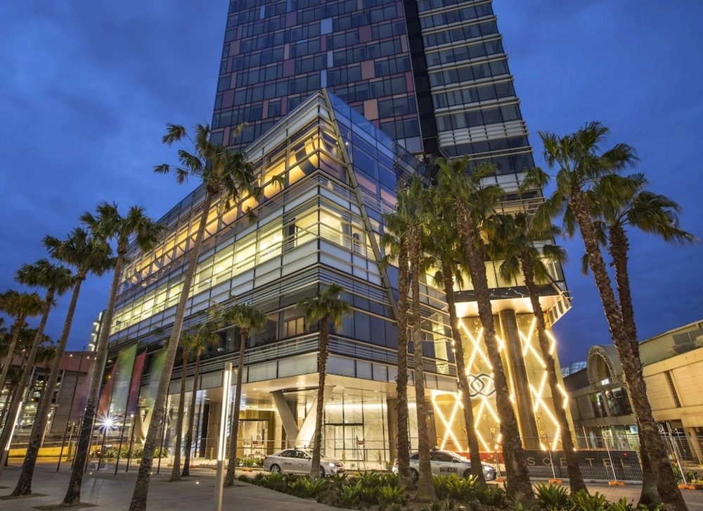  Sofitel Sydney Darling Harbour hotel with harbor views
