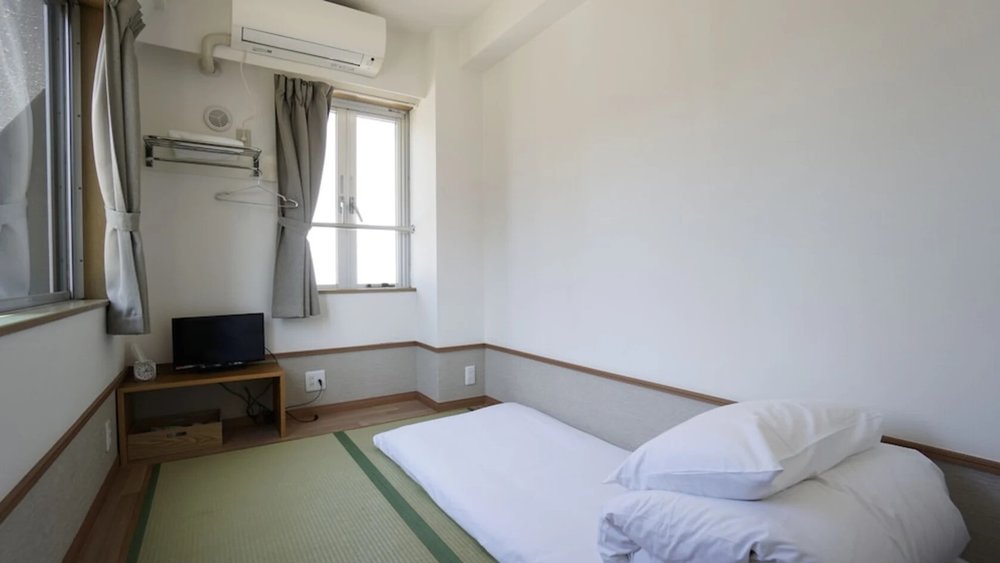Japanese-style single room in House of Ikebukuro Hostel