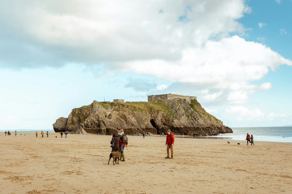  Tenby North Beach with rocky island | Photo Credit: Miguel Arcanjo Saddi on Pexels