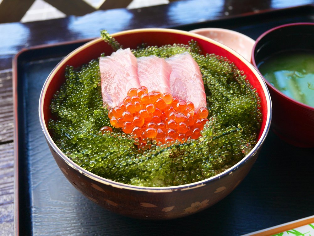 Umibudo, also known as green caviar | Photo by Hiroko Yoshii on Pexels