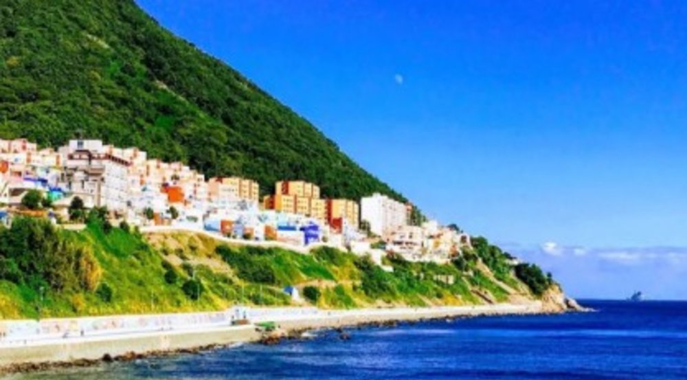 Enjoy taking pics of the scenery at Gamcheon Culture Village