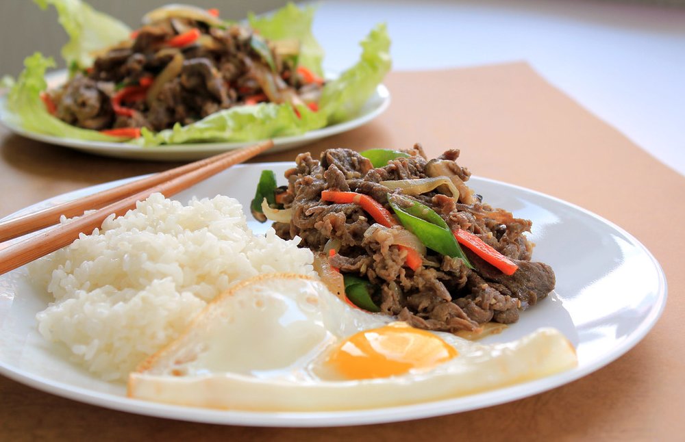 A plate of bulgogi with rice and vegetables | Photo Credit: Wikimedia Commons