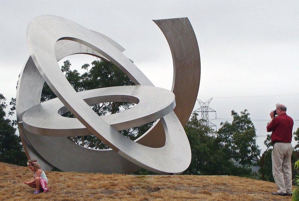Outdoor sculpture garden at Heide Museum of Modern Art in Melbourne | Photo Credit: Wikimedia Commons