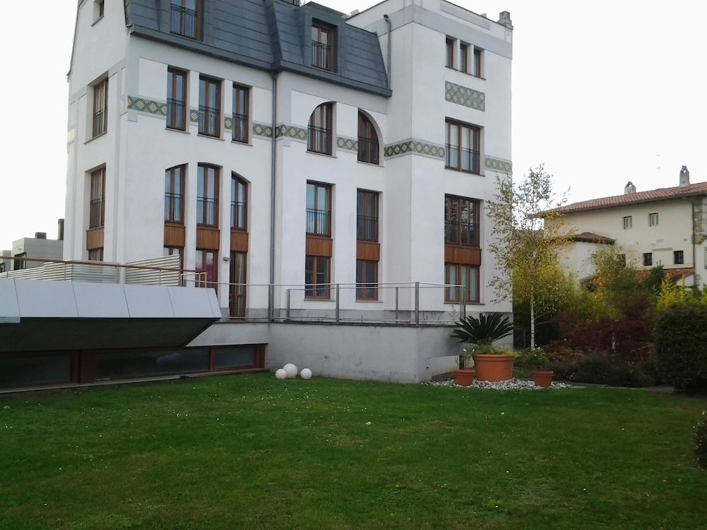 Modern Villa Elisa by Basquelidays with garden lawn in Basque Country