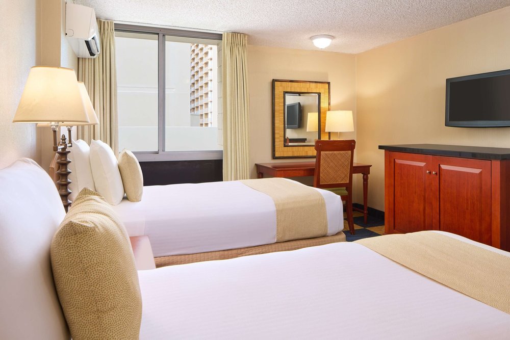 Affordable stay in Ewa Hotel Waikiki