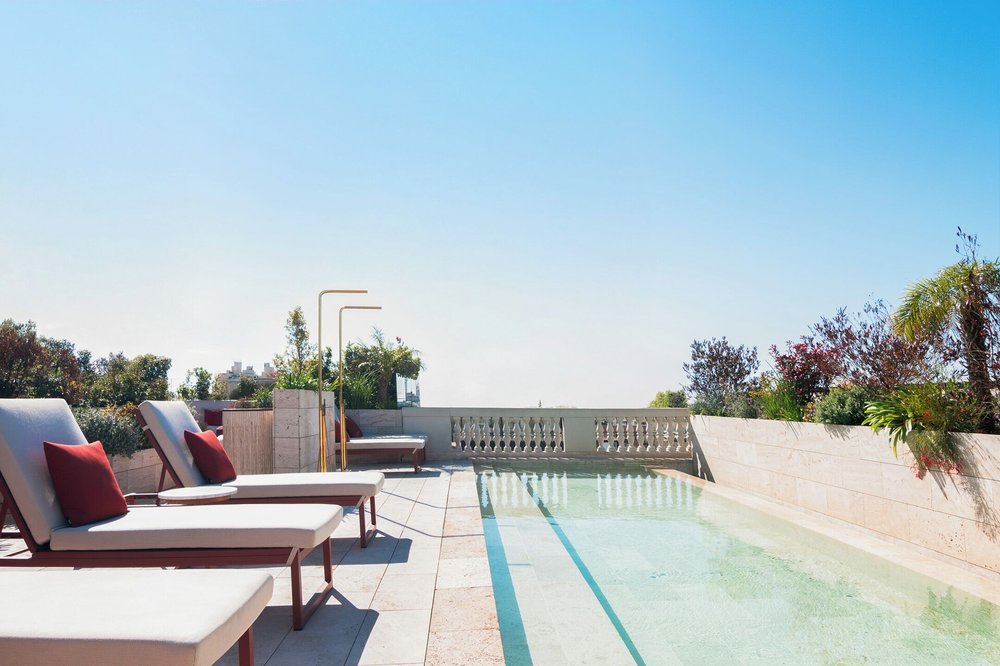 Rooftop pool at Almanac Barcelona 