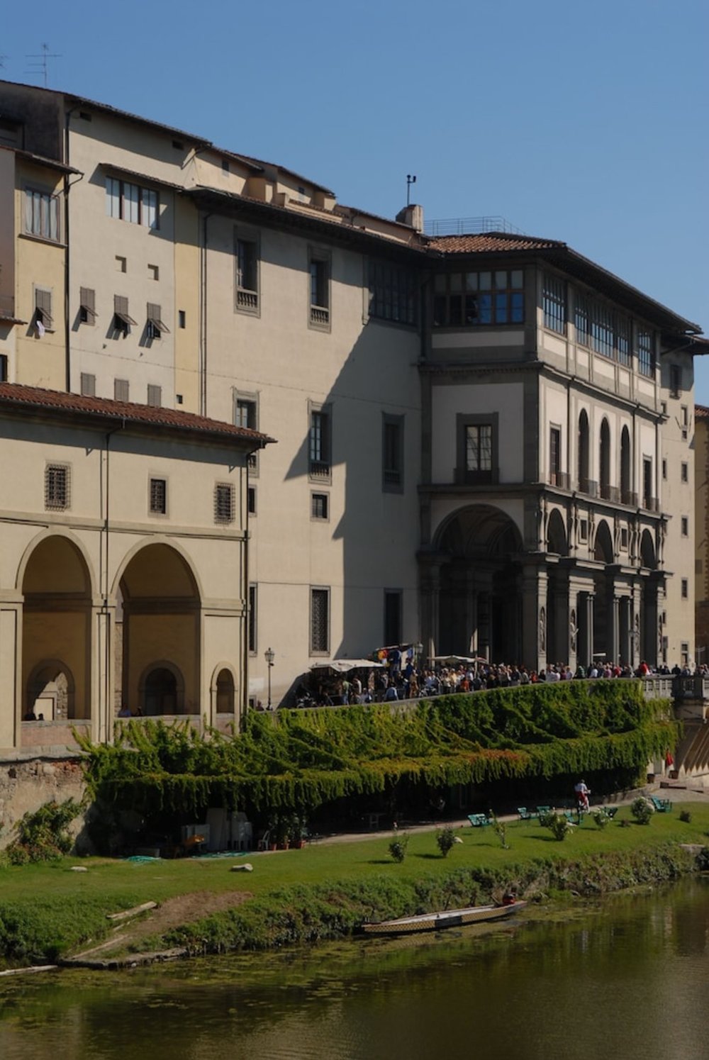 Hotel Degli Orafi in Florence, near Ponte Vecchio and the Uffizi Gallery by the Arno River