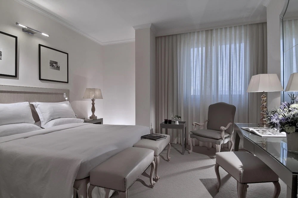Starhotels Tuscany in Florence, offering spacious rooms in a quiet location with easy access to attractions