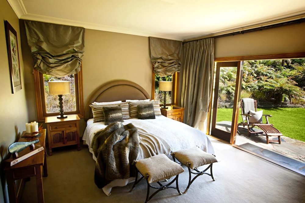 Reconnect with nature in one of Treetop Lodge’s rooms