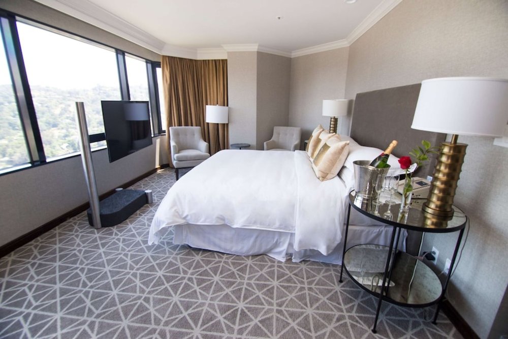 Director’s suite at Hilton Los Angeles/Universal City