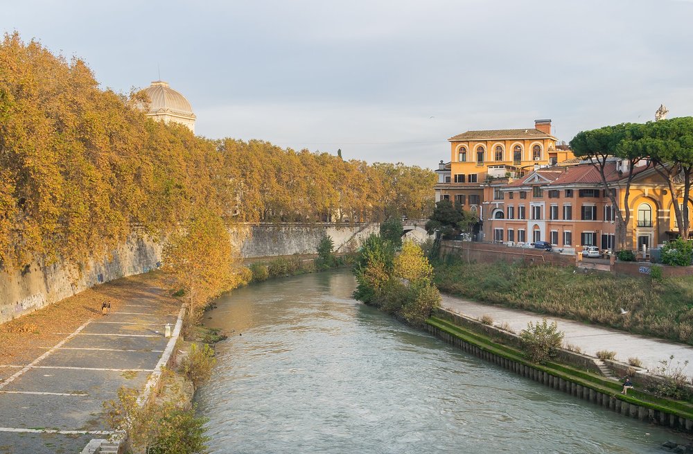 Tiber river in autumn | Photo Credits: Krzysztof Golik on Wikimedia