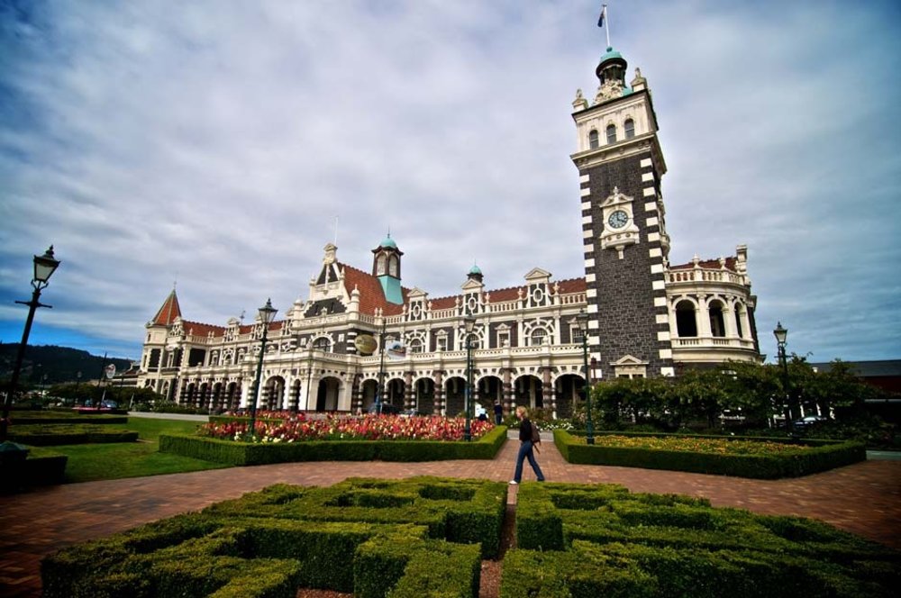 Dunedin Railway Station historic Flemish Renaissance building | Photo Credit: Wikimedia Commons