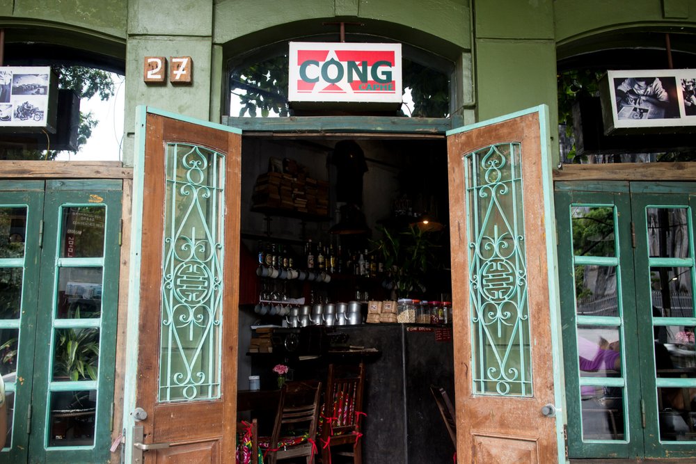 a Cộng Cà Phê branch exterior