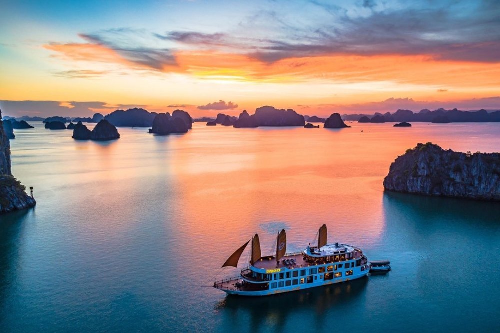 Du Thuyền Tham Quan Vịnh Hạ Long - Hành Trình Không Thể Thiếu