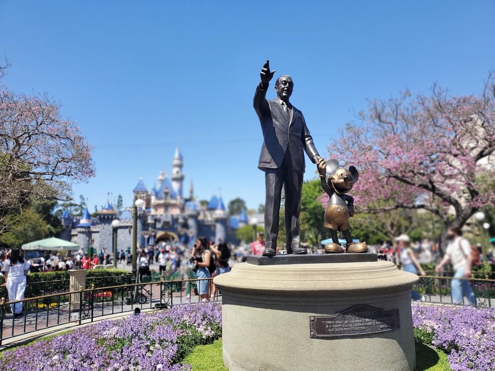 WDW statue