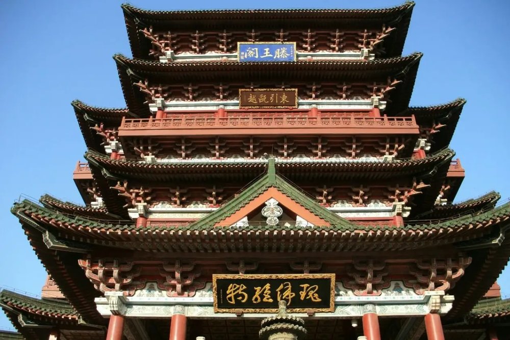Khám Phá Kiến Trúc Hoành Tráng Và Đặc Sắc