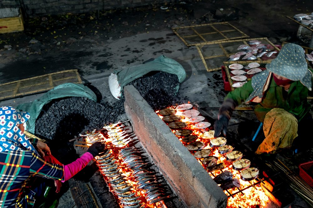 Fresh grilled seafood | Photo by Quang Nguyen Vinh on Pexels