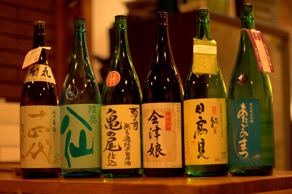 Different kinds of sake | Photo Credit: Wikimedia Commons