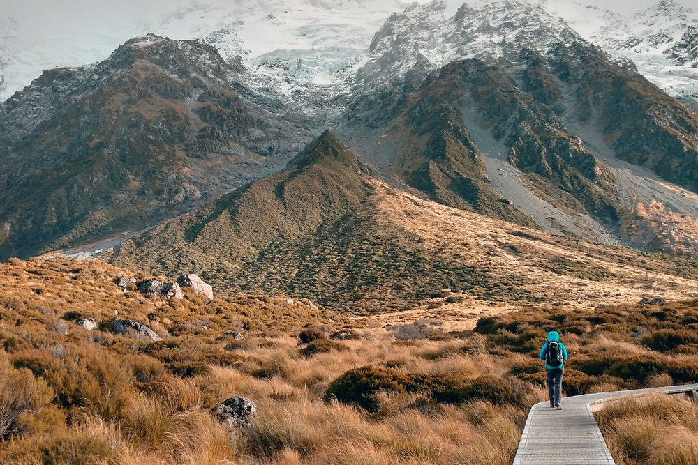 Volcanic landscapes along the Tongariro Alpine Crossing