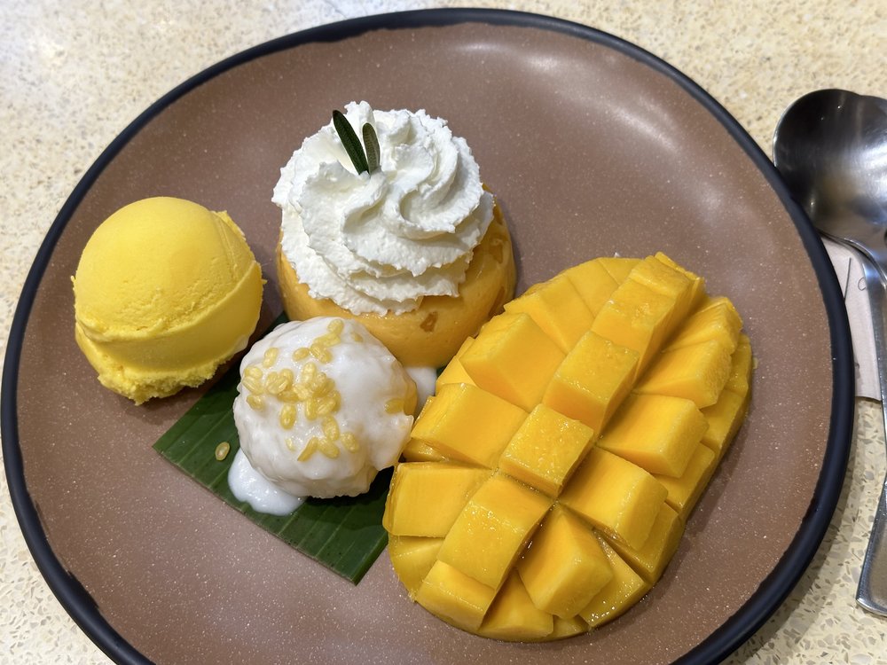 Mango Sticky Rice | Photo Credit: Wikimedia Commons 