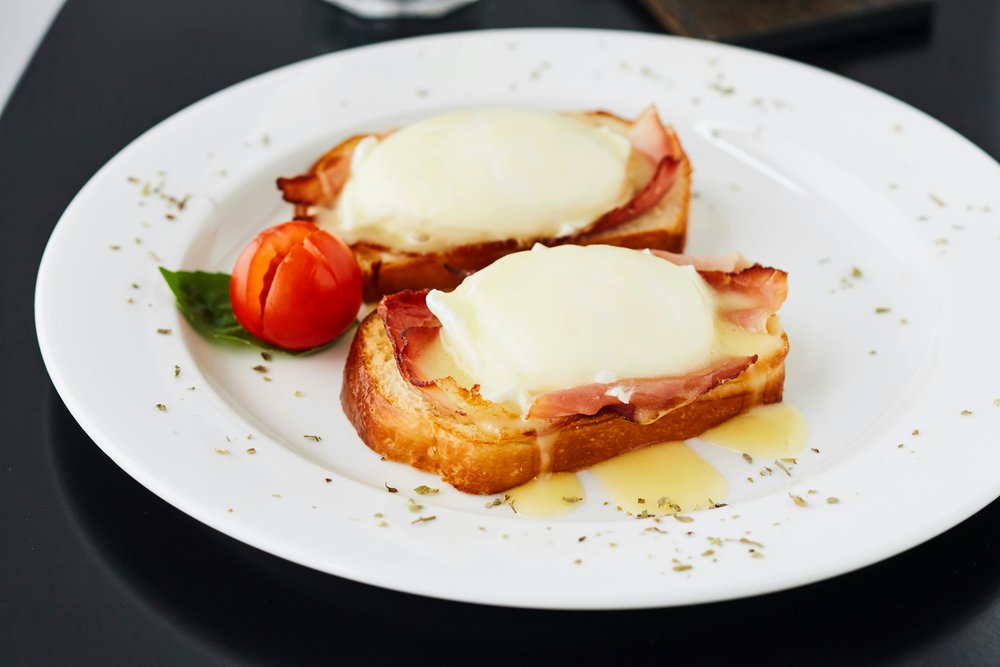 Eggs benedict from Beachwood Cafe | Photo Credits: Electra Studio on Pexels