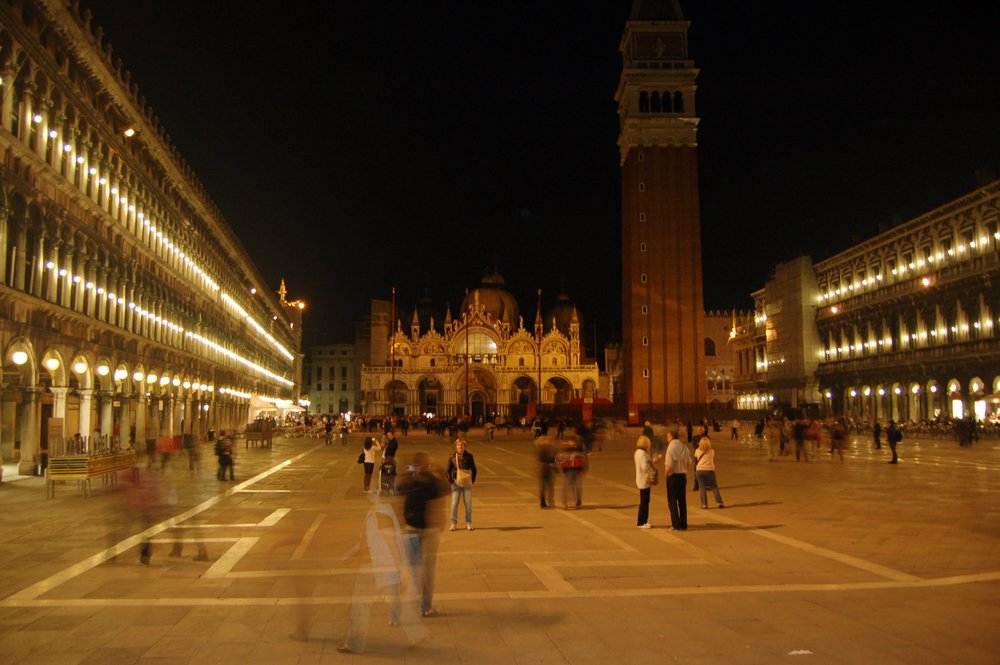  Piazza San Marco at night | Photo Credit: Wikimedia Commons
