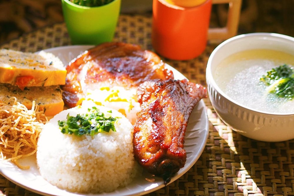 Cơm Tấm Sài Gòn - Tinh Hoa Ẩm Thực Bình Dân Giữa Lòng Phố Thị