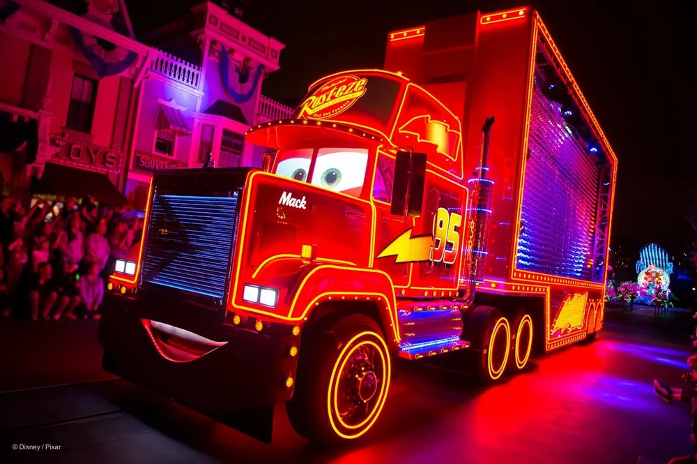 Disneyland Park Và Disney California Adventure Khác Nhau Ra Sao?
