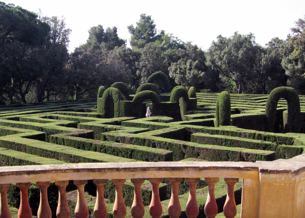 The historic hedge maze at Laberint d’Horta | Photo Credit: Wikimedia Commons