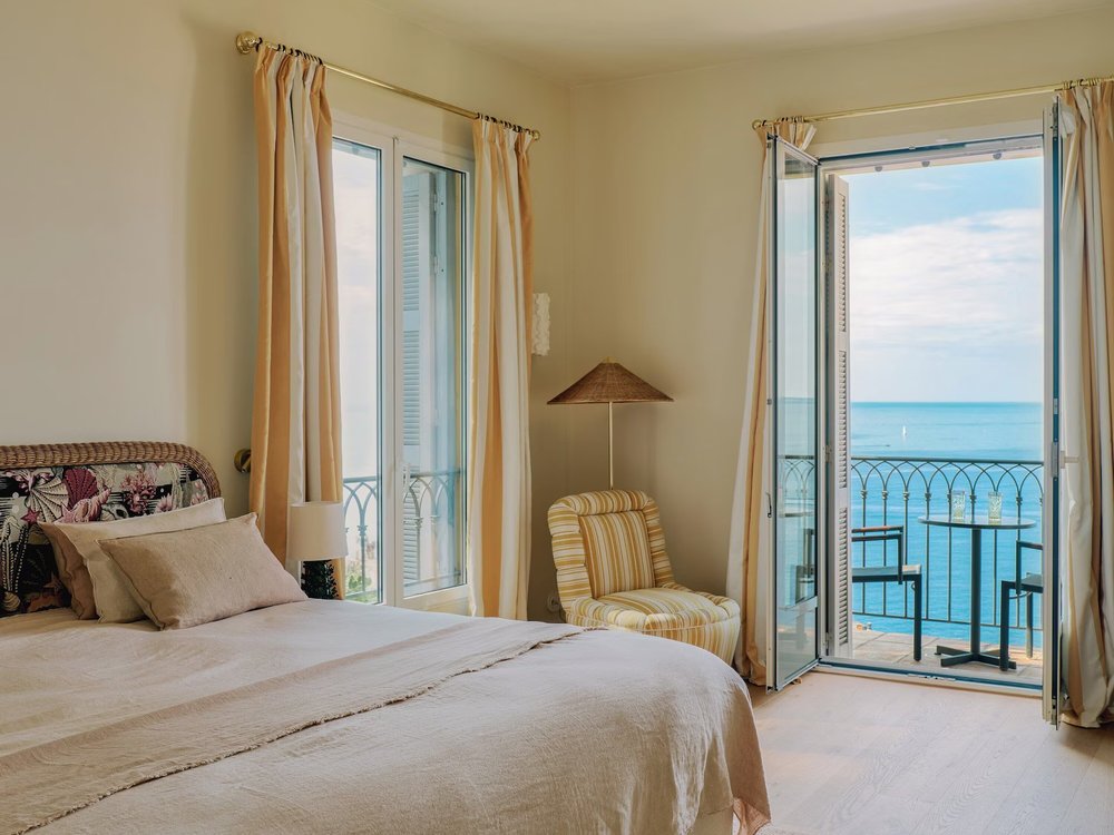Sea-view balcony room at Hôtel La Pérouse Nice