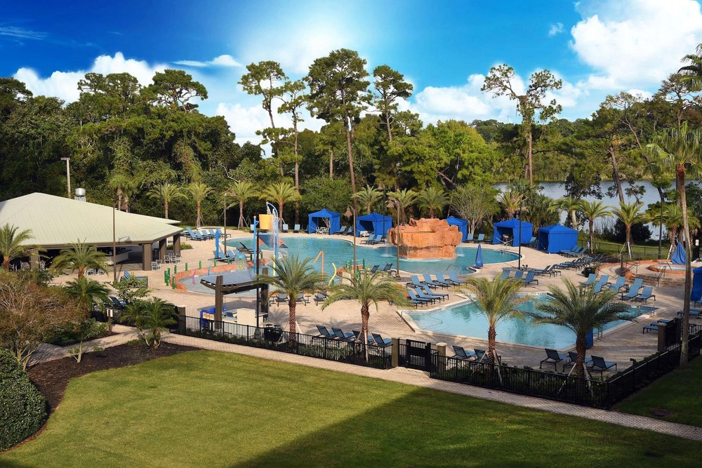 Wyndham Lake Buena Vista Disney Springs pool and resort grounds