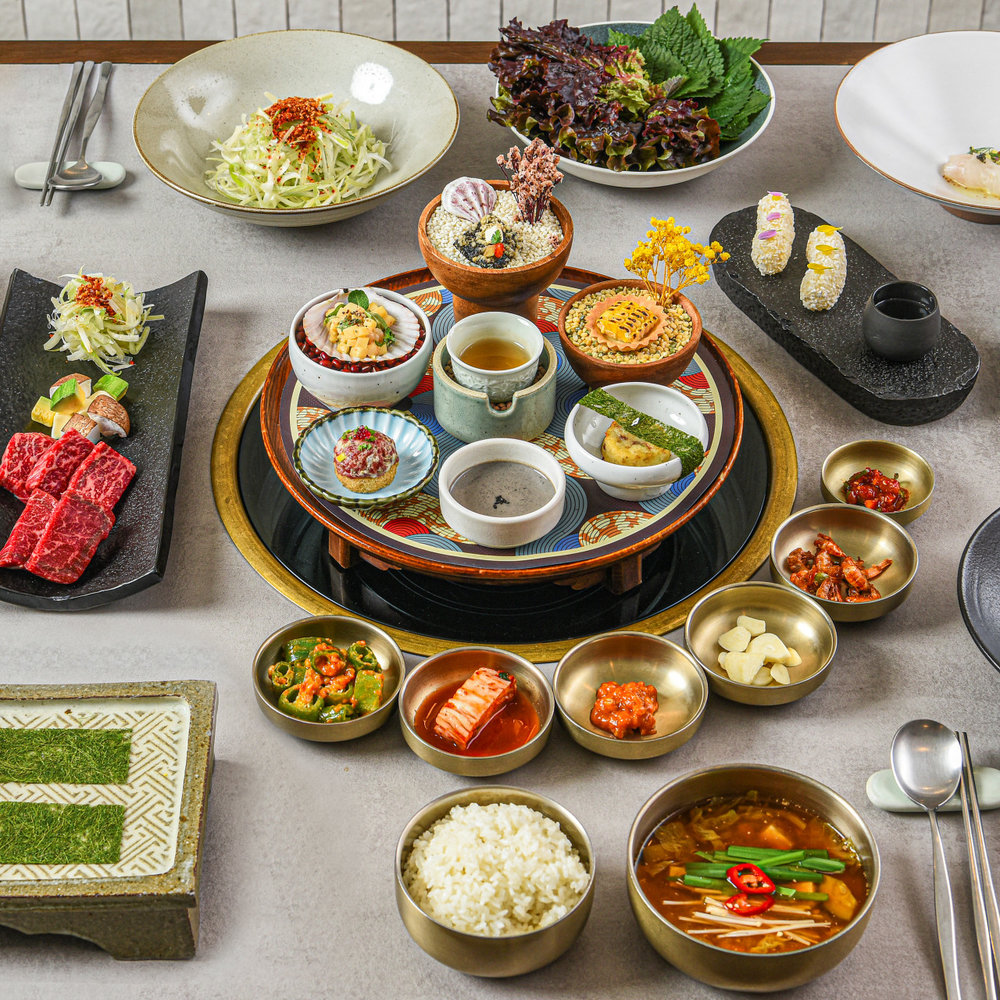Traditional Korean fine dining set with banchan and premium dishes in Seoul