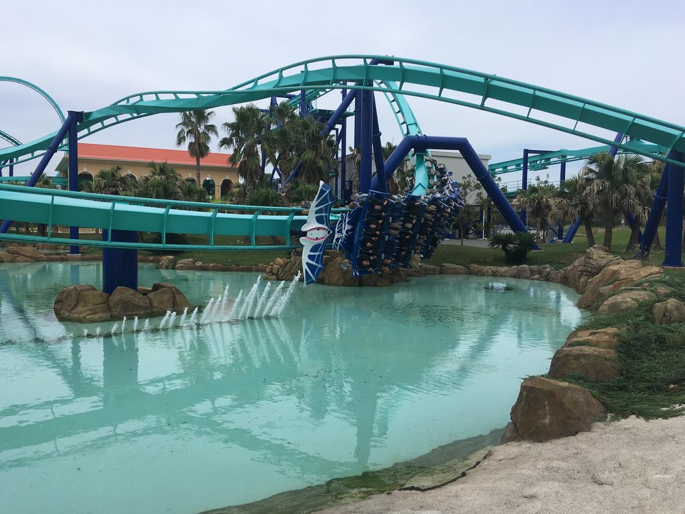 Nagashima Resort roller coaster ride at Nagashima Spaland | Photo Credit: Wikimedia Commons