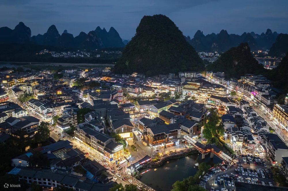  Đồi Nguyệt Lượng (Moon Hill) - Vòm Núi Hình Mặt Trăng Độc Đáo Gần Quế Lâm
