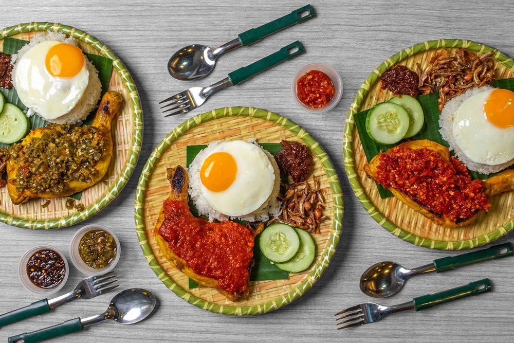 Buổi Trưa: Trải Nghiệm Ẩm Thực Tại Jurassic Nest Food Hall