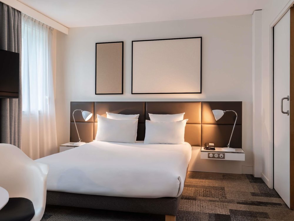 Modern and soundproof room at Novotel Suites Paris Expo Porte de Versailles