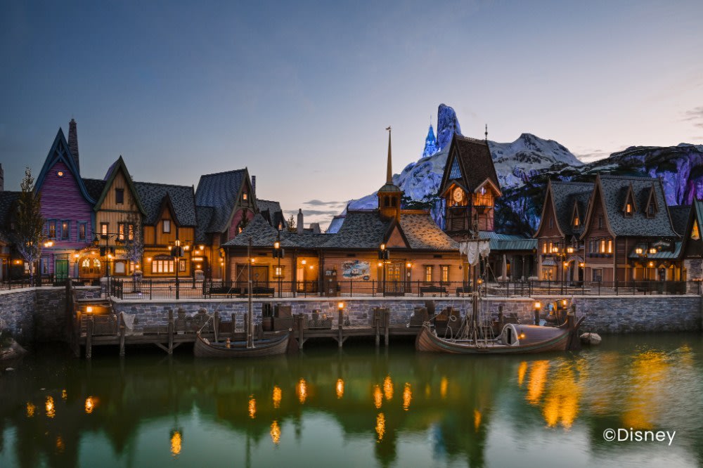 3969 Disney Paris Word of Frozen