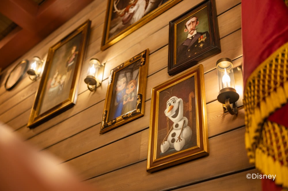 3969 Disney Paris Word of Frozen