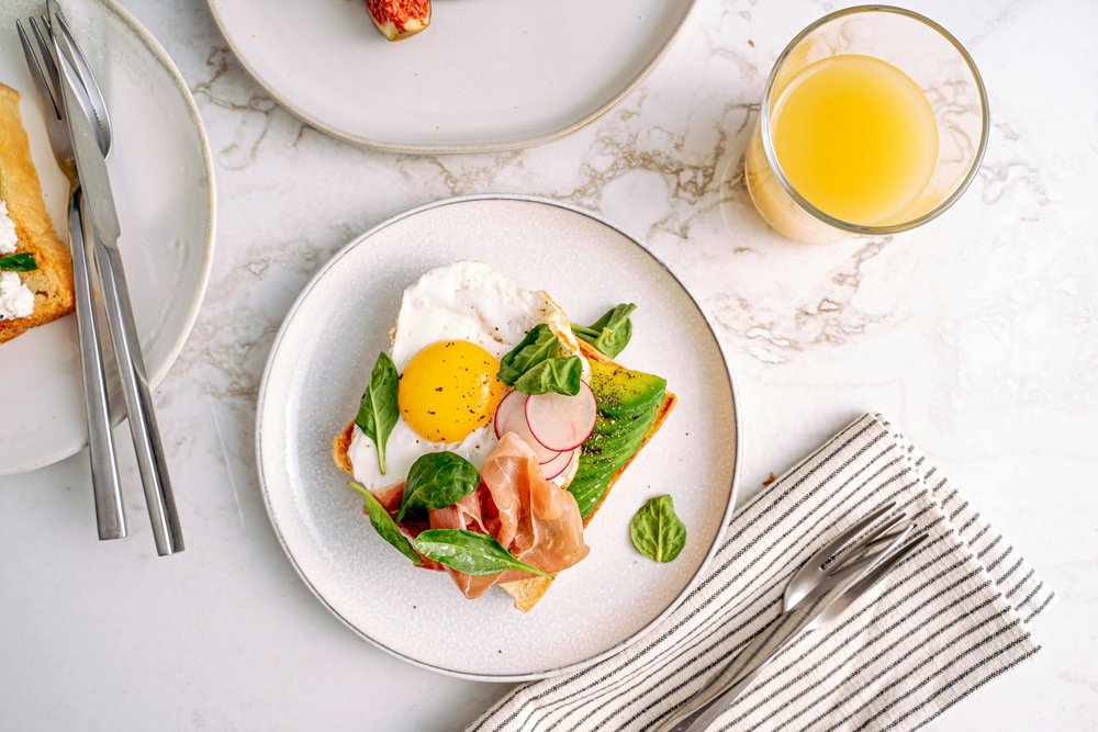 Avocado toast with egg, a popular Paris brunch dish | Photo Credit: Antoni Shkraba Studio on Pexels