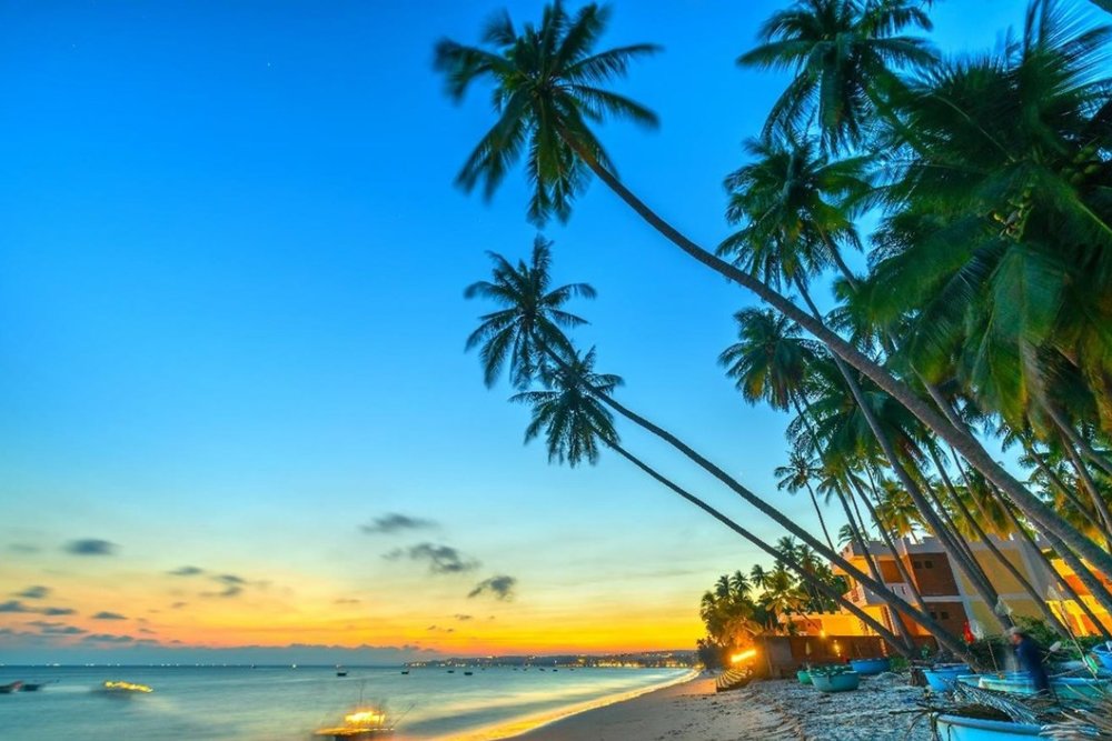 Phan Thiết - Đồi Cát, Biển Xanh & Resort Nghỉ Dưỡng