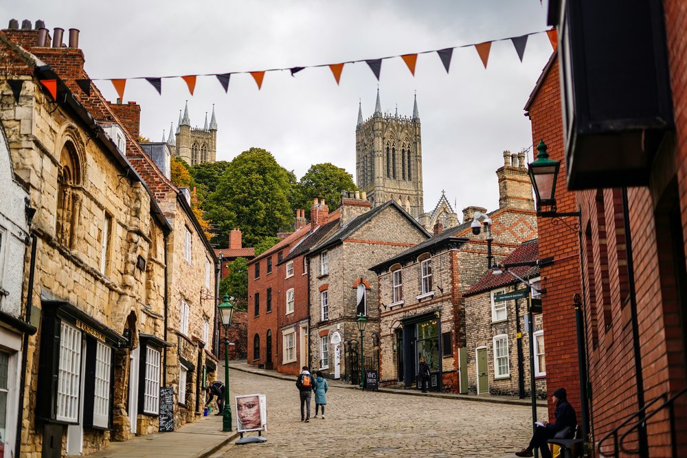The grand Lincoln Cathedral, a symbol of English Gothic architecture