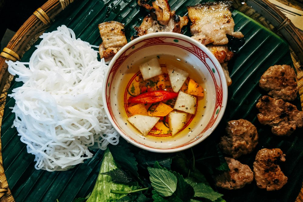 Bun cha grilled pork with noodles and dipping sauce in Hanoi | Photo from MArkus Winkler on Pexels