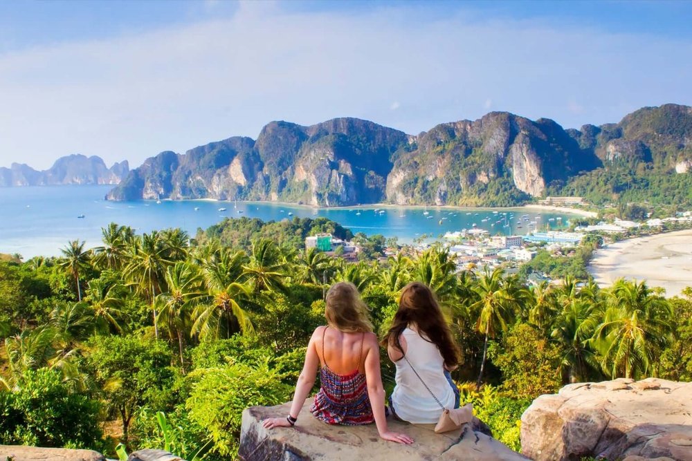 Đi Bộ Khám Phá Nhịp Sống Koh Phi Phi