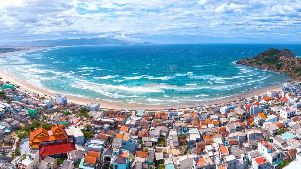 Làng Chài Nhơn Lý: Bức Tranh Bích Họa Ven Biển