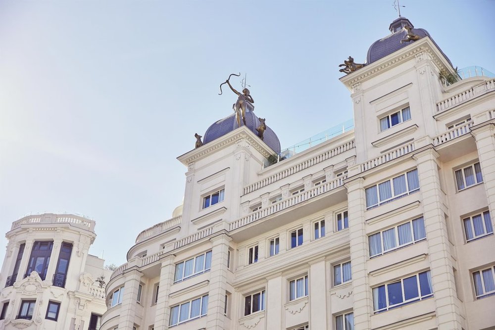 Have a luxurious stay along Madrid’s liveliest avenue