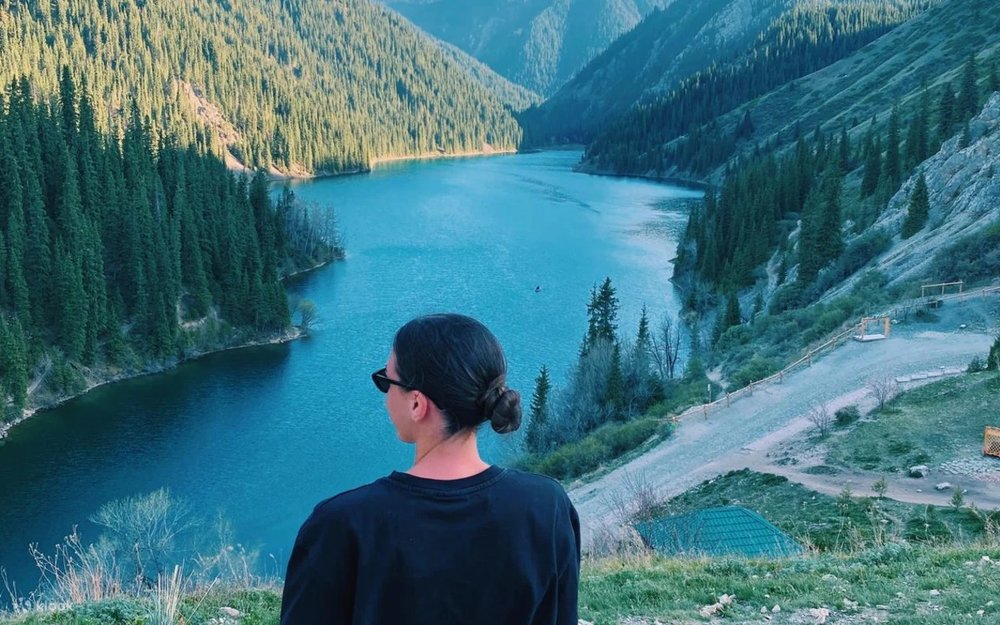 Almaty (Kazakhstan) – Núi Non Hùng Vĩ, Đi Dễ, Chi Phí Dễ Chịu